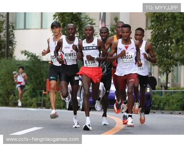 瓦伦西亚与塞维利亚对决，马拉松赛事添变数